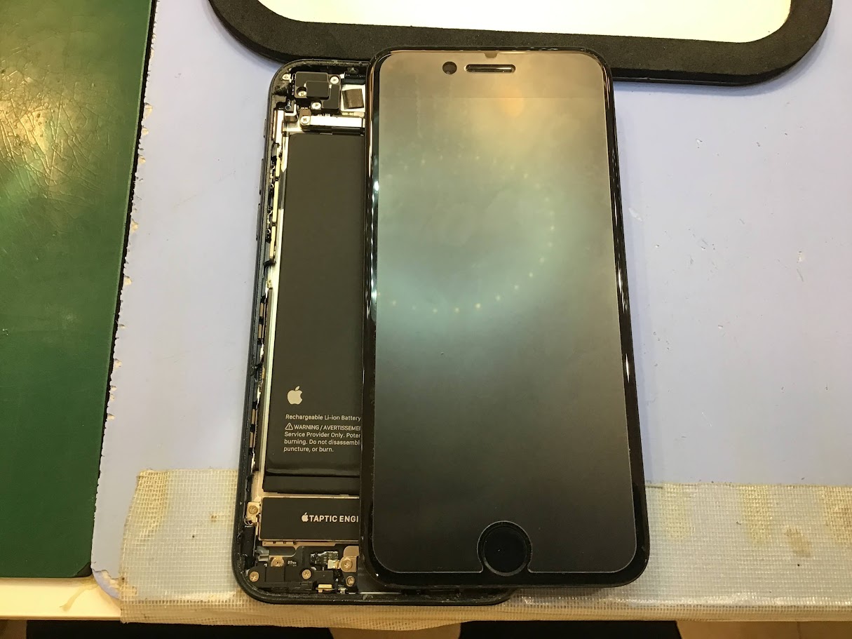 iPhoneSE3の画面交換ならデータそのまま修理可能なスマホ修理工房セレオ甲府店へ！